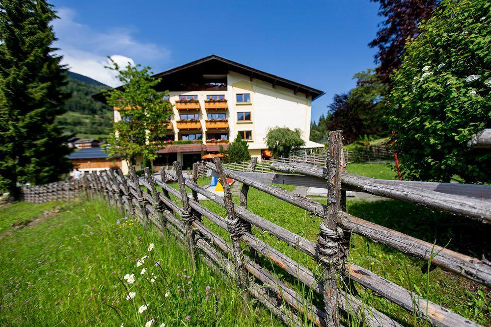 Family & Sporthotel Kaerntnerhof Bad Kleinkirchheim Eksteriør billede