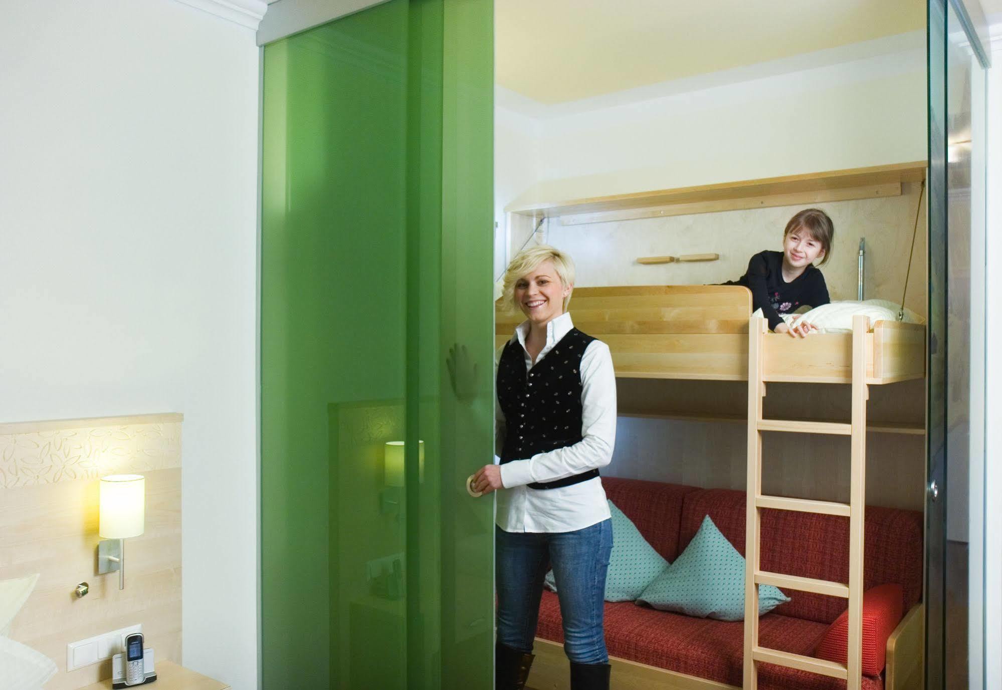 Family & Sporthotel Kaerntnerhof Bad Kleinkirchheim Eksteriør billede