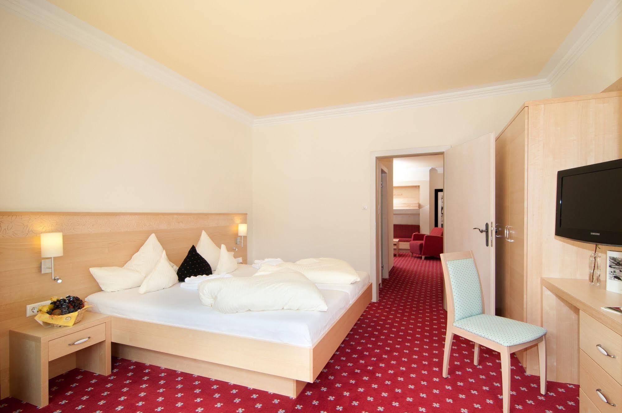 Family & Sporthotel Kaerntnerhof Bad Kleinkirchheim Eksteriør billede