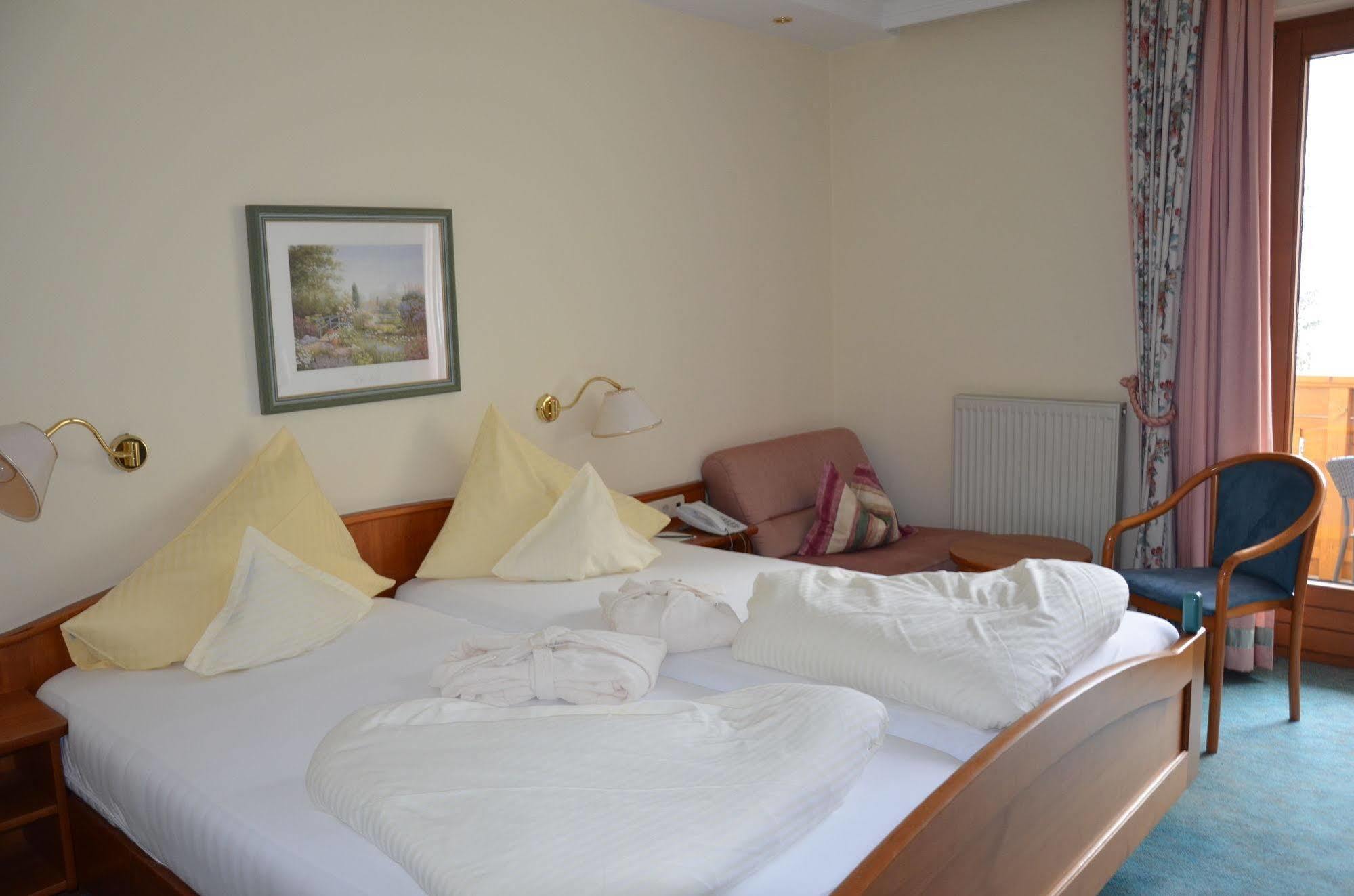 Family & Sporthotel Kaerntnerhof Bad Kleinkirchheim Eksteriør billede