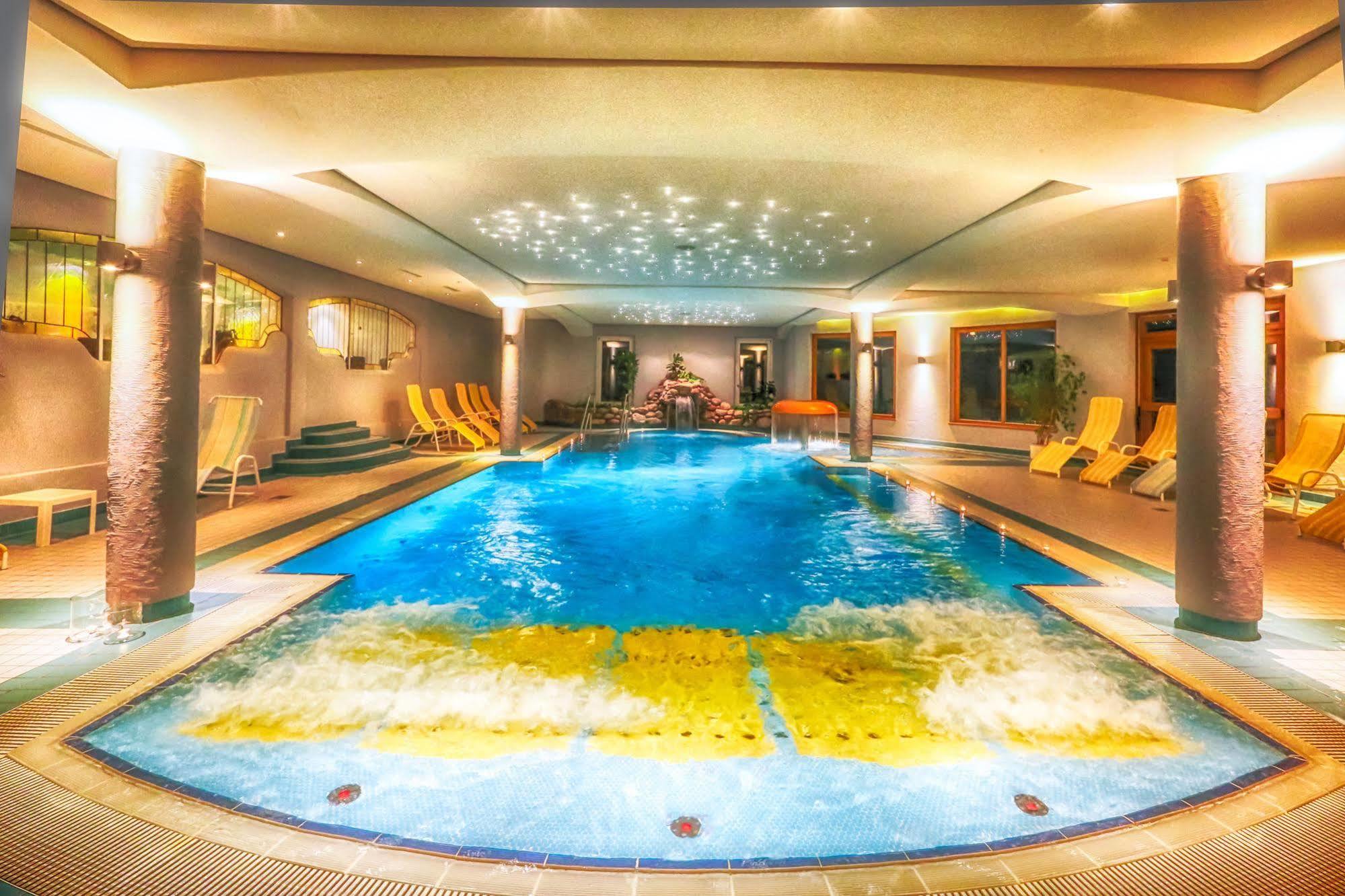 Family & Sporthotel Kaerntnerhof Bad Kleinkirchheim Eksteriør billede