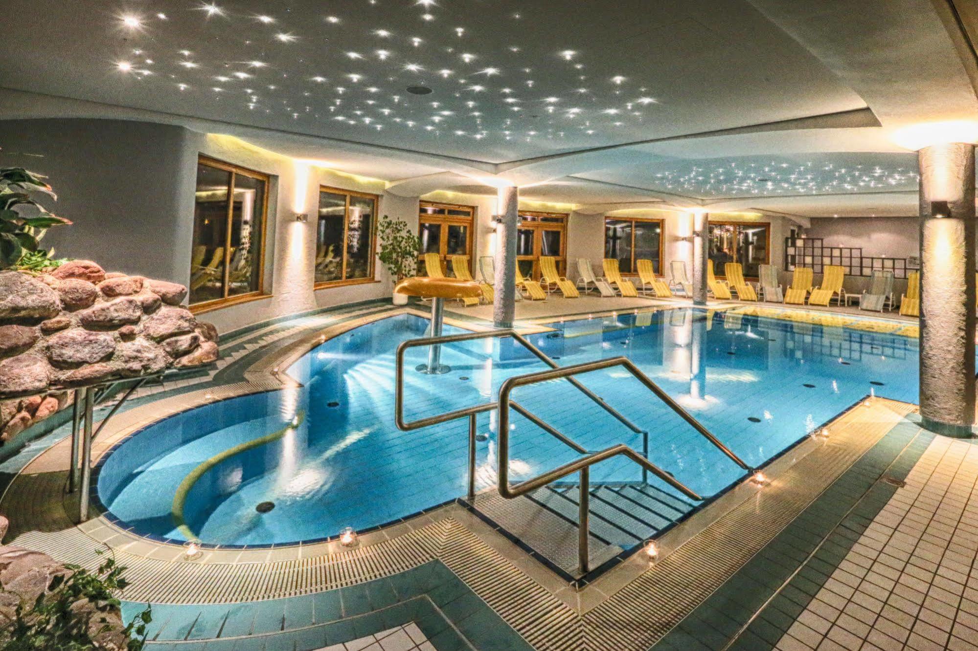 Family & Sporthotel Kaerntnerhof Bad Kleinkirchheim Eksteriør billede