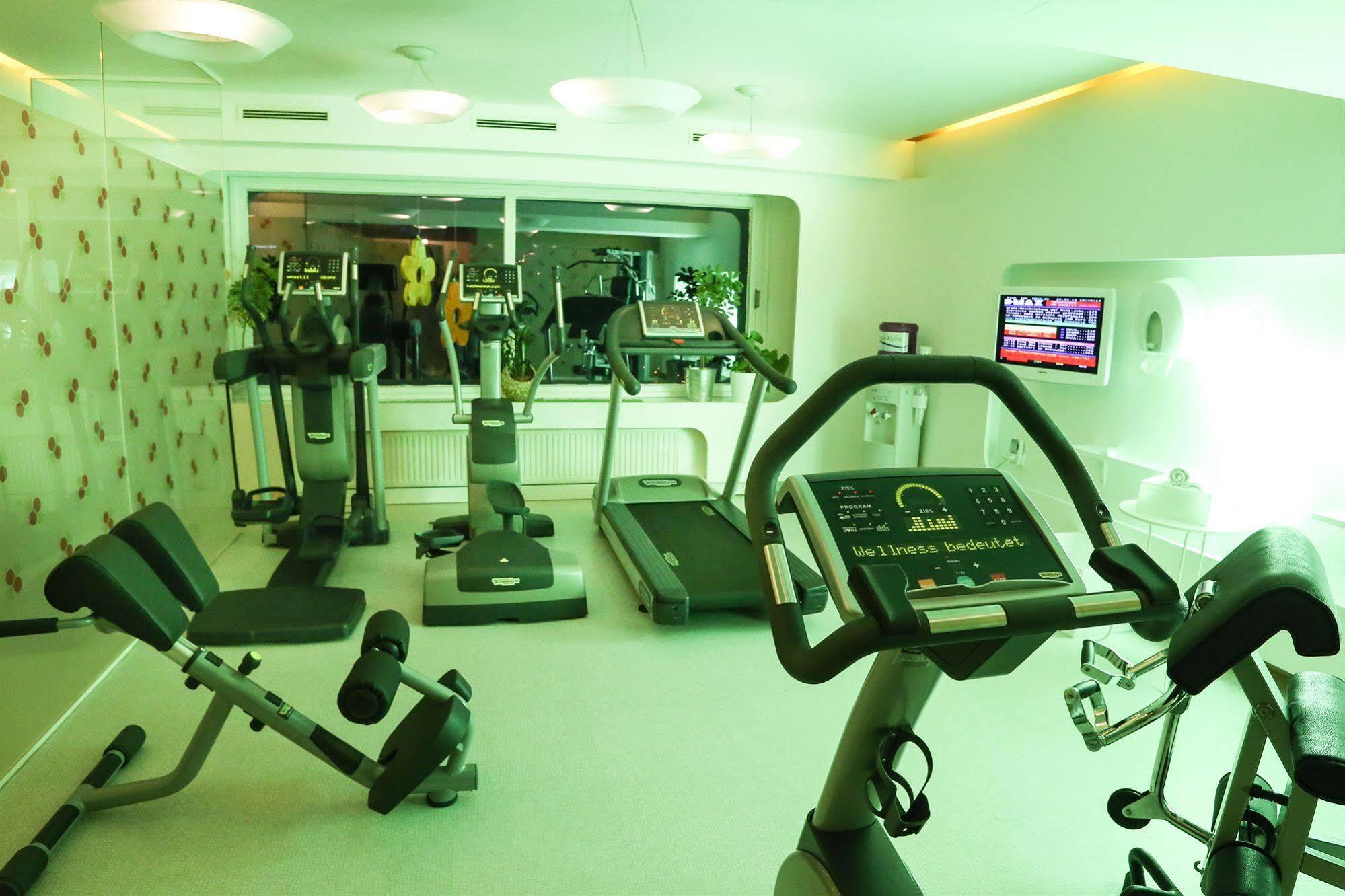 Family & Sporthotel Kaerntnerhof Bad Kleinkirchheim Eksteriør billede